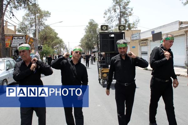 زنجیر زنی صبح عاشورا؛ خرامه در سوگ حسین(ع)