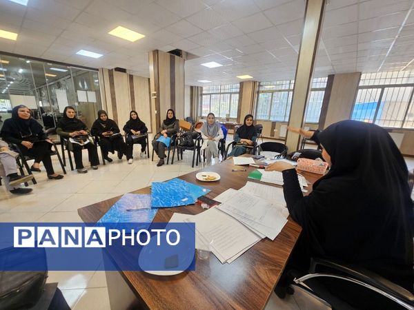 برگزاری دوره ۵۰ ساعته کارآفرینی با رویکرد KAB در پژوهش‌سرای خوارزمی