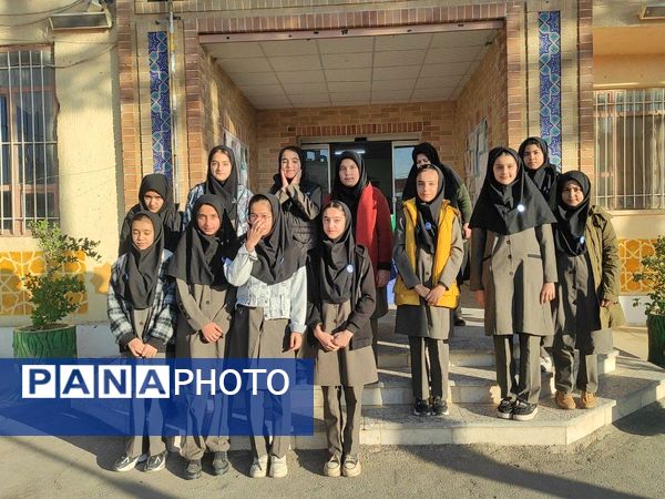 آیین معرفی همیاران معلم در دبیرستان نمونه اندیشه 