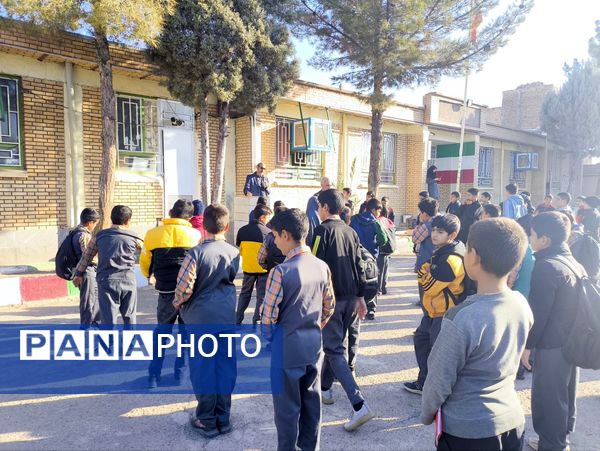 تجلیل از خبرنگار ارشد دبستان شهید پسندیده فدافن