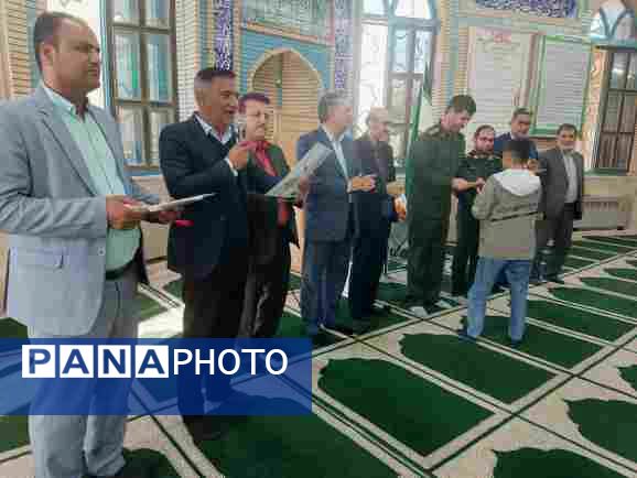  یادواره شهید و تقدیر از معلمان و دانش‌آموزان فعال در دبیرستان سما کاشمر