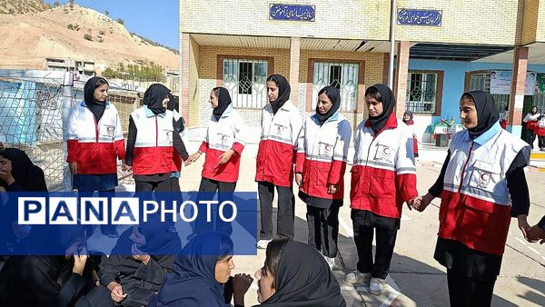 برگزاری مانور پدافند غیر عامل در دبیرستان الزهرا دیشموک 