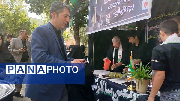 برپایی موکب دانش‌آموزی در روز اربعین حسینی در فاروج