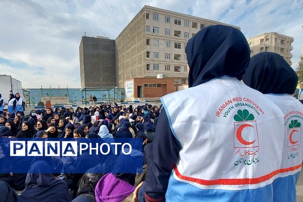 مانور سراسری زلزله در مدارس کهریزک و باقرشهر 