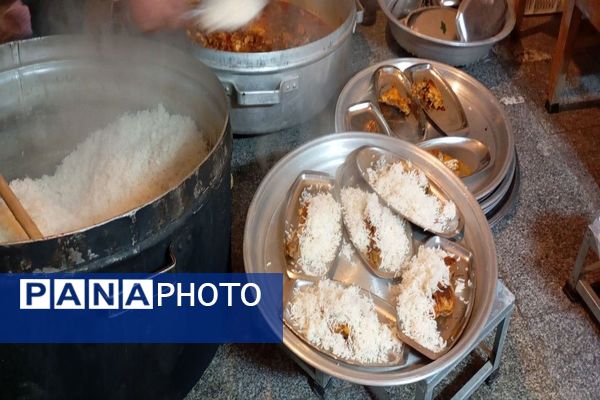 اعتکاف دانش‌آموزی در مسجد جامع شهر بار نیشابور 