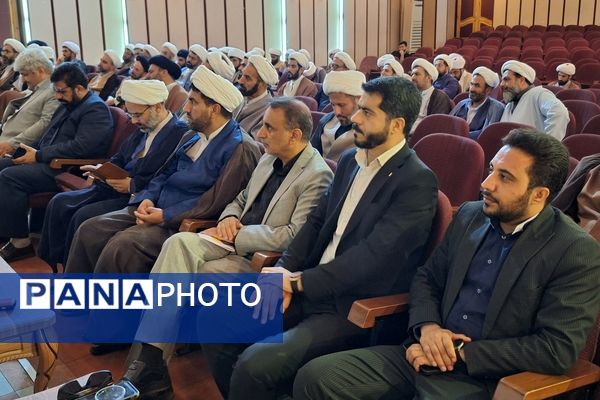 نشست هم‌اندیشی مبلغان «طرح امین» فارس