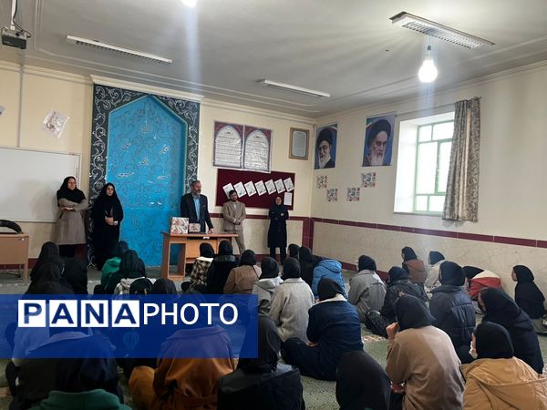 تجلیل از برگزیدگان مسابقات قرآنی 