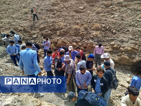 برگزاری اردوی علمی-تفریحی فسیل شناسی دبیرستان نمونه دولتی دانش 