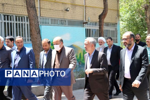 شروع تازه با شوت فوتبالیست‌های نوجوان 