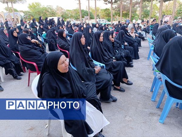 اولین سالگرد شهید محرم هادی میرآبادی بر سر مزارش برگزار شد  