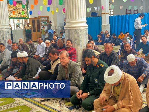 حضور جمعی از فرهنگیان مانه و سملقان در نماز عبادی سیاسی جمعه