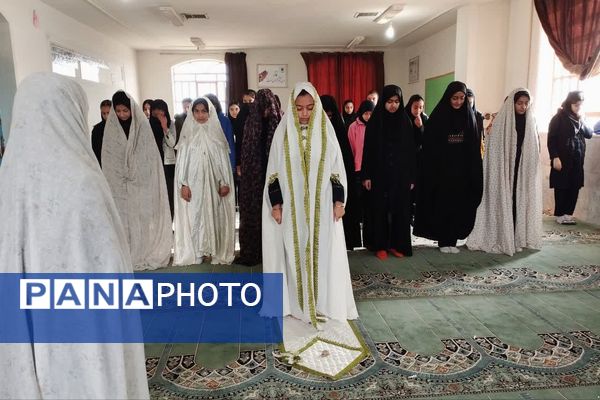  نماز جماعت آموزشگاه آیت الله طالقانی در ماه مبارک رمضان 