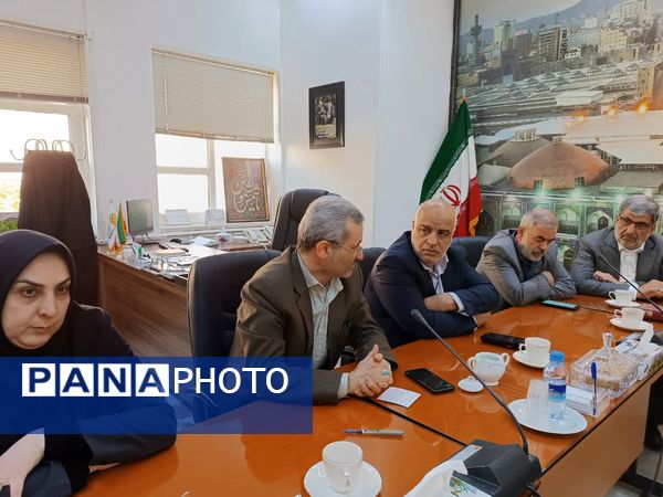 نشست هم‌اندیشی مدیران آموزشی و حوزه مدرسه‌سازی مشهد