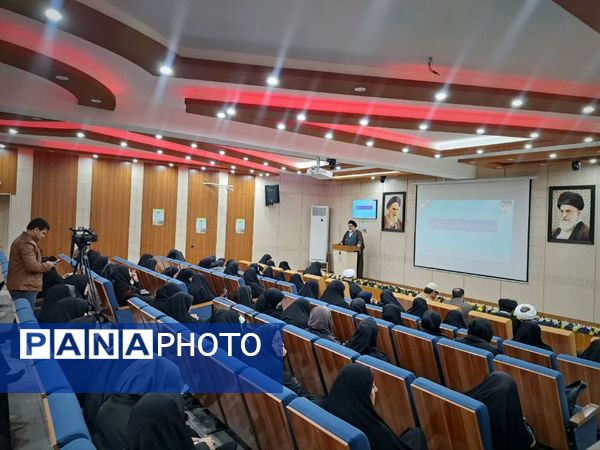 تجلیل نماینده ولی فقیه کهگیلویه و بویراحمد از بانوان شاغل به‌مناسبت ولادت حضرت زهرا (س)