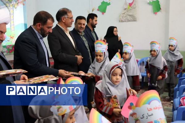 مراسم جشن شکوفه‌ها در مدارس ابرکوه