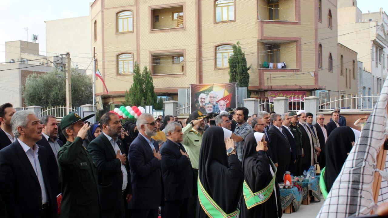 آیین نواختن زنگ آغاز سال تحصیلی در سمنان