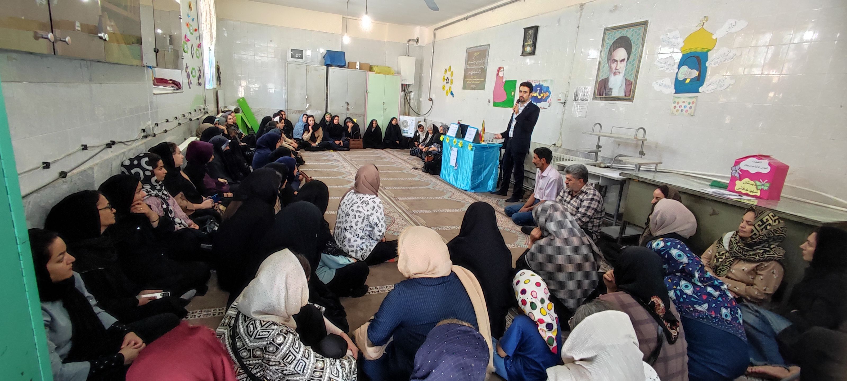 برگزاری کارگاه آموزش مشاوره خانواده در مدرسه شهید خاقانی شهرستان شیروان