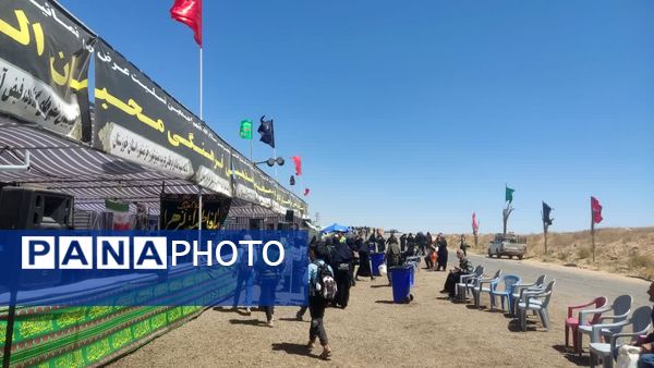 پیاده‌روی زائران در دهه پایانی ماه سفر جاده قدیم نیشابور به سمت مشهد