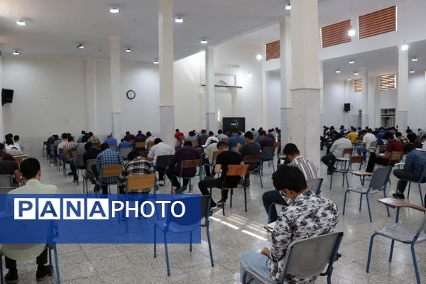 بازدید مدیرکل آموزش و پرورش از برگزاری امتحانات نهایی در یزد