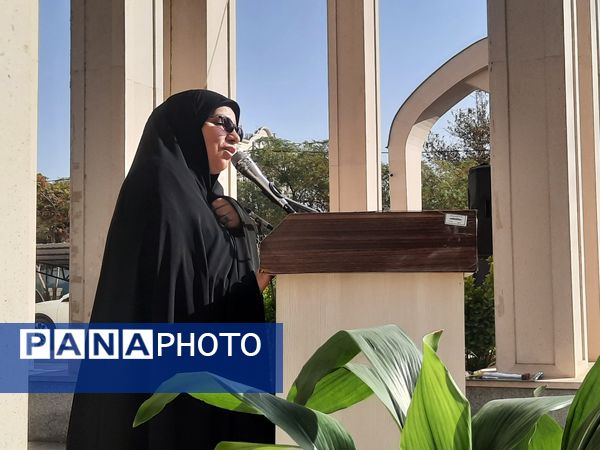 مراسم باشکوه زنگ ایثار و مقاومت در دبیرستان مصلی نژاد حضرت ام البنین