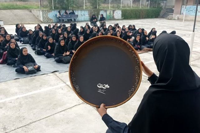 مراسم هفته مازندران و روز دانش‌آموز در دبیرستان یاران امام تیرتاش 