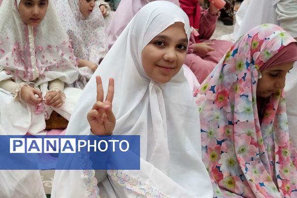 بازدید معاون پرورشی و تربیت بدنی ناحیه دو شهرری از مراسم اعتکاف دانش آموزی 