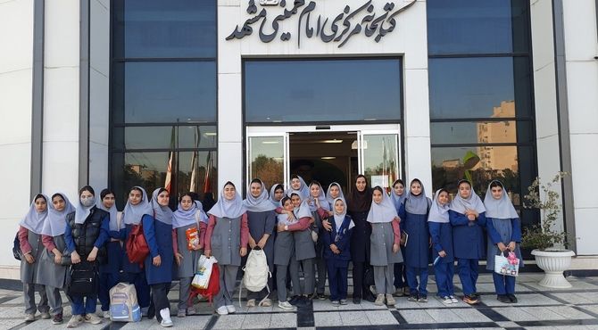 روایت بازدید دانش آموزان دبستان نورا از کتابخانه