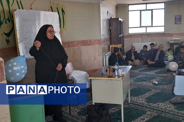 برگزاری جلسه آموزش خانواده در دبیرستان شهید احمدی روشن پیشوا
