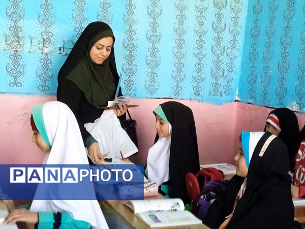 بازدید مسئولان آموزش و پرورش استان یزد از واحدهای آموزشی خاتم 