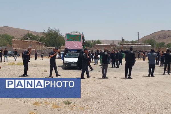 مراسم عزاداری و زنجیرزنی روز عاشورا در روستای جعفرآباد بوانات