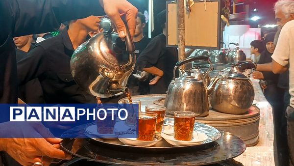 حال و هوای یکی از خیابان های مشهد در شب شهادت امام رضا (ع) 