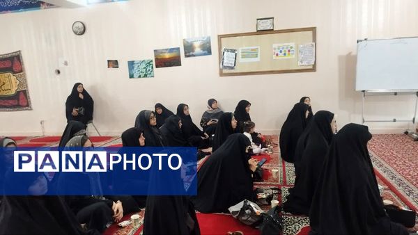 کارگاه آموزش خانواده در دبیرستان شاهد تکتم ناحیه ۳