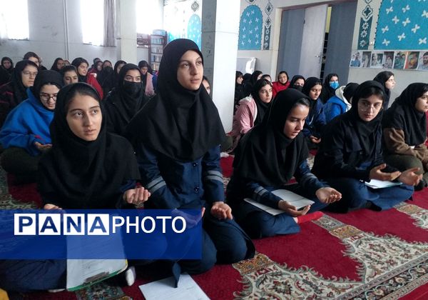 اجرای طرح لاله‌های روشن در دبیرستان شهید همت شهرستان ملارد 