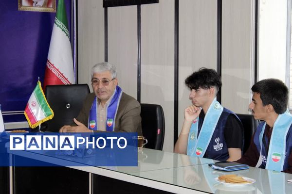 نشست صمیمی دانش‌آموزان خبرنگار پانا با مدیرکل آموزش و پرورش کهگیلویه و بویراحمد 
