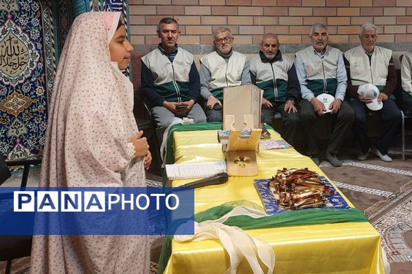 استقبال پرشور دانش‌آموزان دبستان صدیقه کبری(س)از خادمان رضوی در "چهارشنبه‌های امام رضایی"