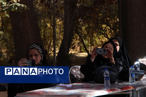 نشست خبری ششمین جشنواره قرمه مهریز در باغ جهانی پهلوان پور