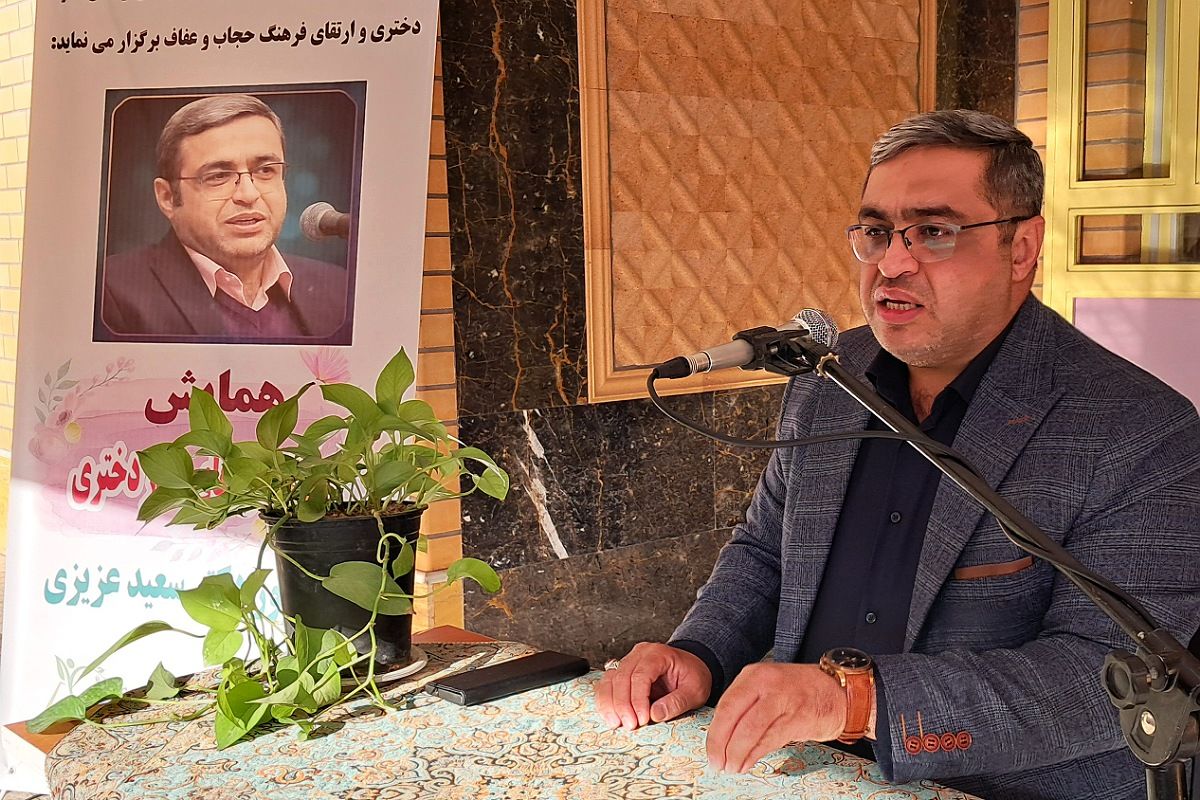 مراسم راز و رهایی؛ پنجره‌ای به دنیای دو نسل در دبیرستان نمونه‌دولتی ولایت بهارستان‌دو