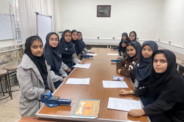 جلسه سفیران سلامت دبیرستان مطهره ناحیه ۶ مشهد 