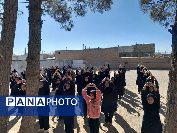 گرامیداشت سیزده آبان در دبیرستان مادرمهربان خلیل آباد