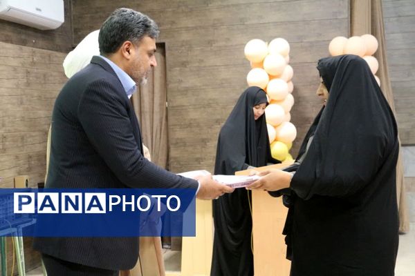 تجلیل از رتبه‌های برتر مسابقات قرآن عترت و نماز در فهرج
