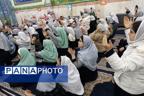 جشن ولادت امام علی(ع) در مدرسه شهید آقچه‌لو رباط‌کریم