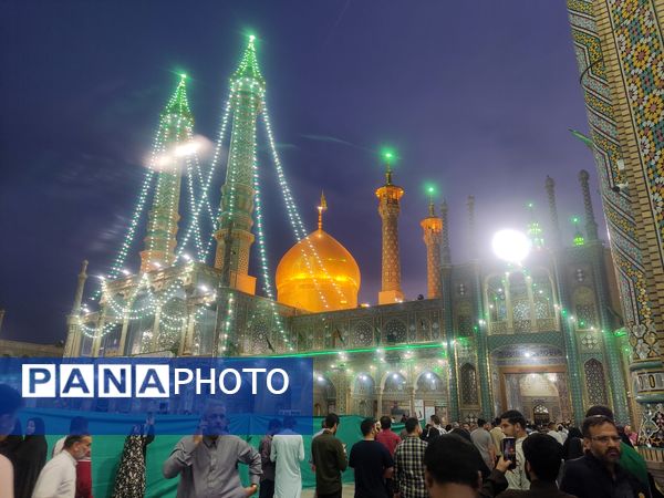 اجتماع دختران دانشجو در حرم مطهر حضرت معصومه (س) به مناسبت روز دختر  