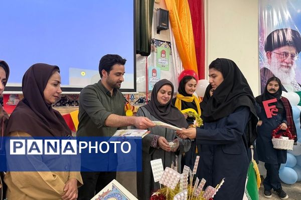 مراسم افتتاحیه طرح مکمل‌یاری ویتامین D و آهن در دبیرستان علامه جعفری