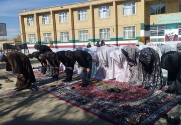 زمین تشنه، آسمان در انتظار دعاست