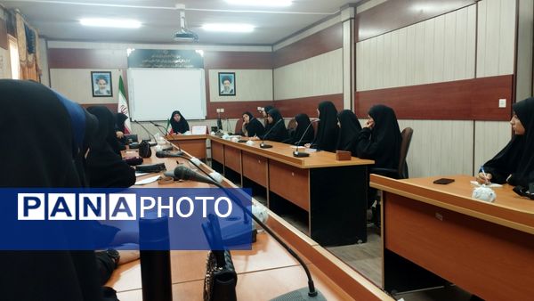 جلسه ویژه دانش آموزان بسیجی شهرستان خلیل‌آباد 