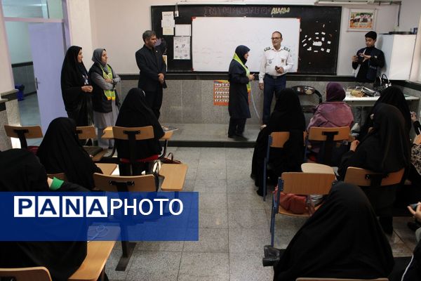 دوره تخصصی مربیان کاردان پیشتاز در شهرستان رباط‌کریم