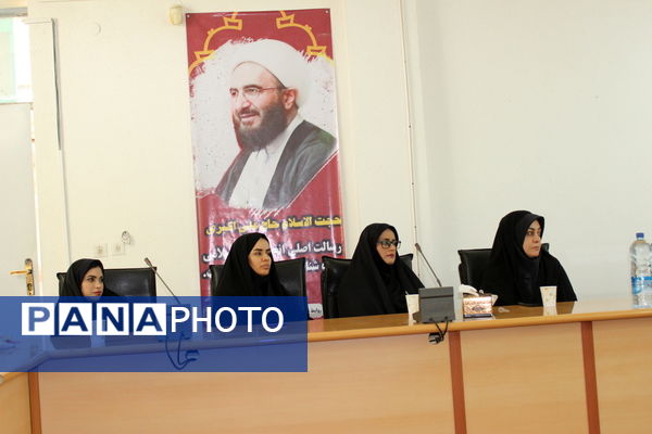 جلسه هم‌اندیشی اتحادیه انجمن‌های اسلامی دانش‌آموزان و سازمان دانش‌آموزی استان بوشهر