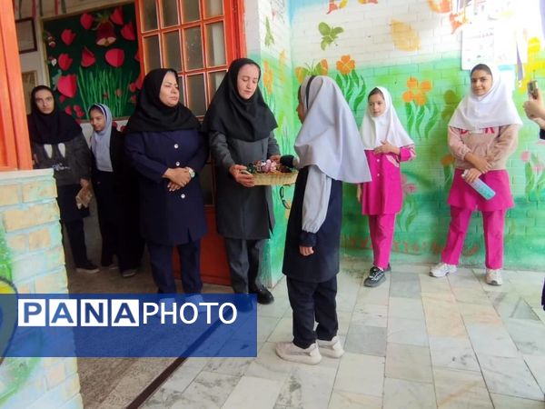 13آبان روز شاد وبه یاد ماندنی برای دانش آموزان 