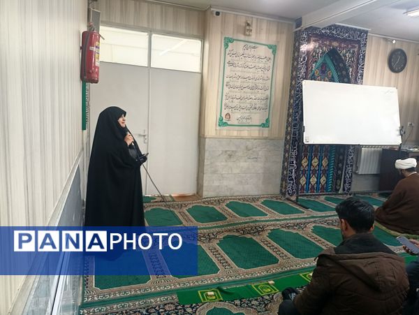 اقامه نماز جماعت در دبیرستان شاهد فاطمیه مشهد