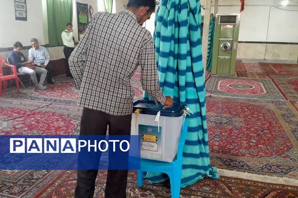 برگزاری چهاردهمین دوره انتخابات ریاست جمهوری در روستای تاج آباد شهرستان داورزن 
